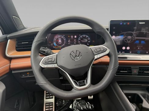 New 2026 Volkswagen Tiguan SEL R-Line AWD/4WD image 13