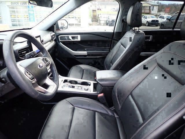 Used 2023 Ford Explorer XLT w/ Equipment Group 202A AWD/4WD image 11