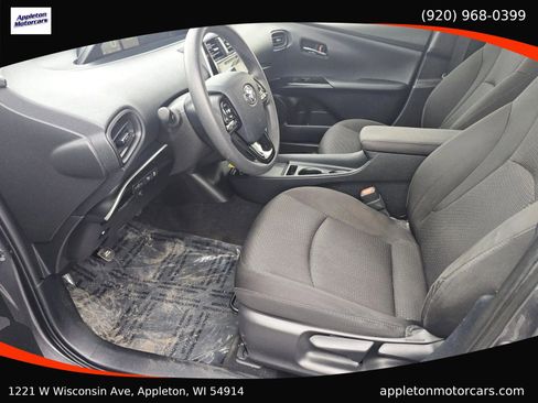 Used 2019 Toyota Prius LE image 13