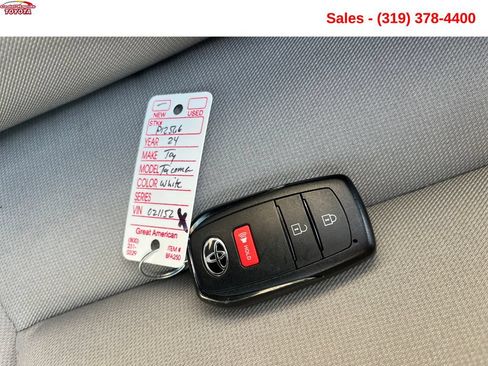 Used 2024 Toyota Tacoma SR5 AWD/4WD image 17