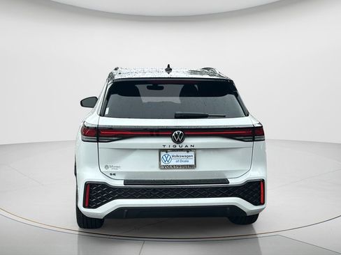 New 2026 Volkswagen Tiguan SE R-Line image 4