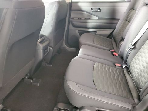 New 2025 Nissan Pathfinder S image 13