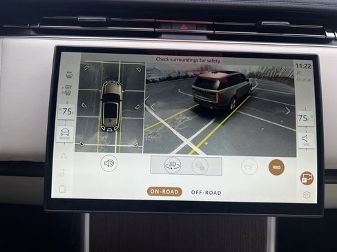 Certified 2025 Land Rover Range Rover SE image 21