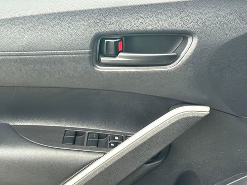 Used 2024 Toyota Corolla Cross AWD Hybrid w/ Moonroof Package image 35