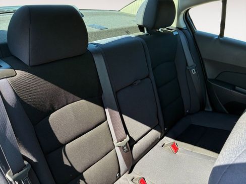 Used 2016 Chevrolet Cruze LT FWD image 25