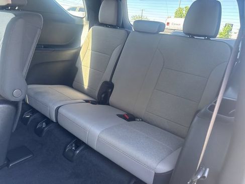 Used 2025 Chevrolet Traverse LT AWD/4WD image 28