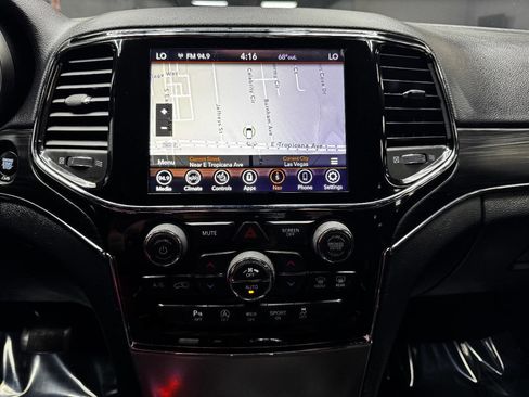 Used 2020 Jeep Grand Cherokee Limited w/ Luxury Group II image 22