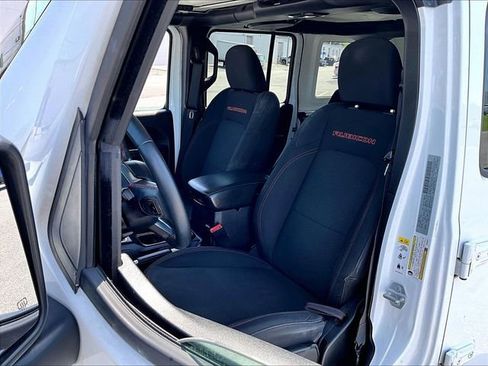 Used 2018 Jeep Wrangler Unlimited Rubicon w/ Dual Top Group AWD/4WD image 10