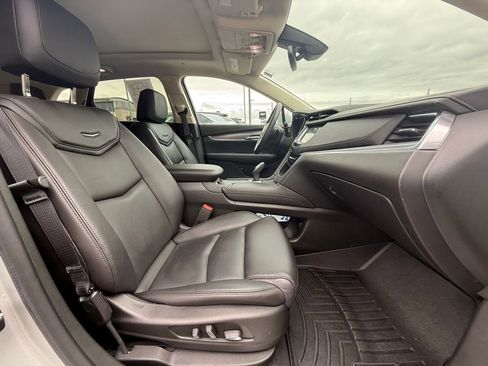 Used 2017 Cadillac XT5 Luxury w/ Driver Awareness Package image 34