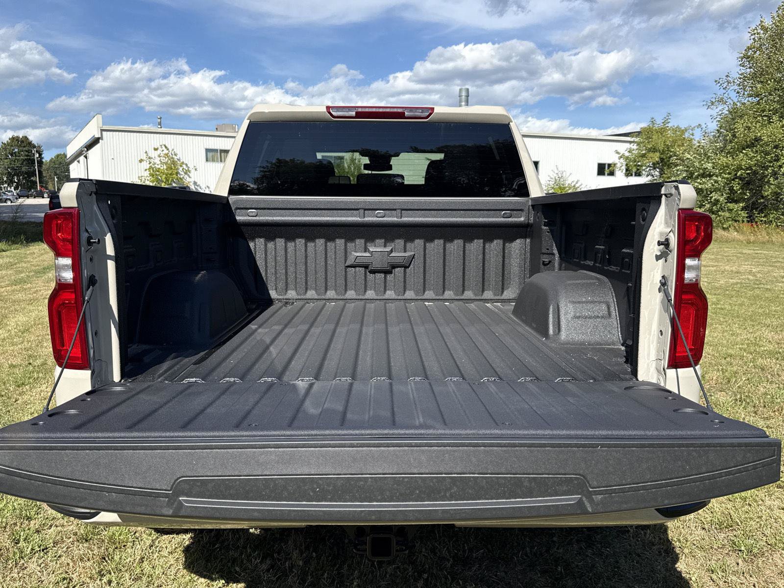 New 2026 Chevrolet Silverado 1500 RST w/ RST Select Package AWD/4WD image 11
