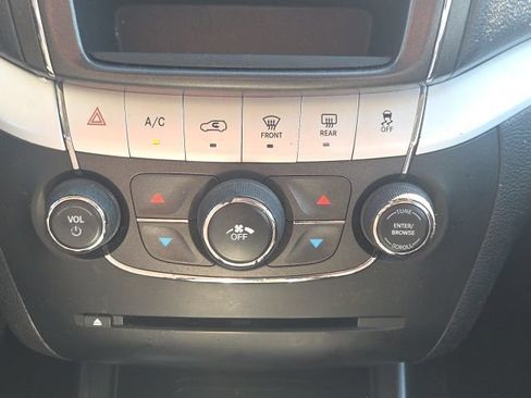 Used 2012 Dodge Journey American Value Package w/ Flexible Seating Group FWD image 30