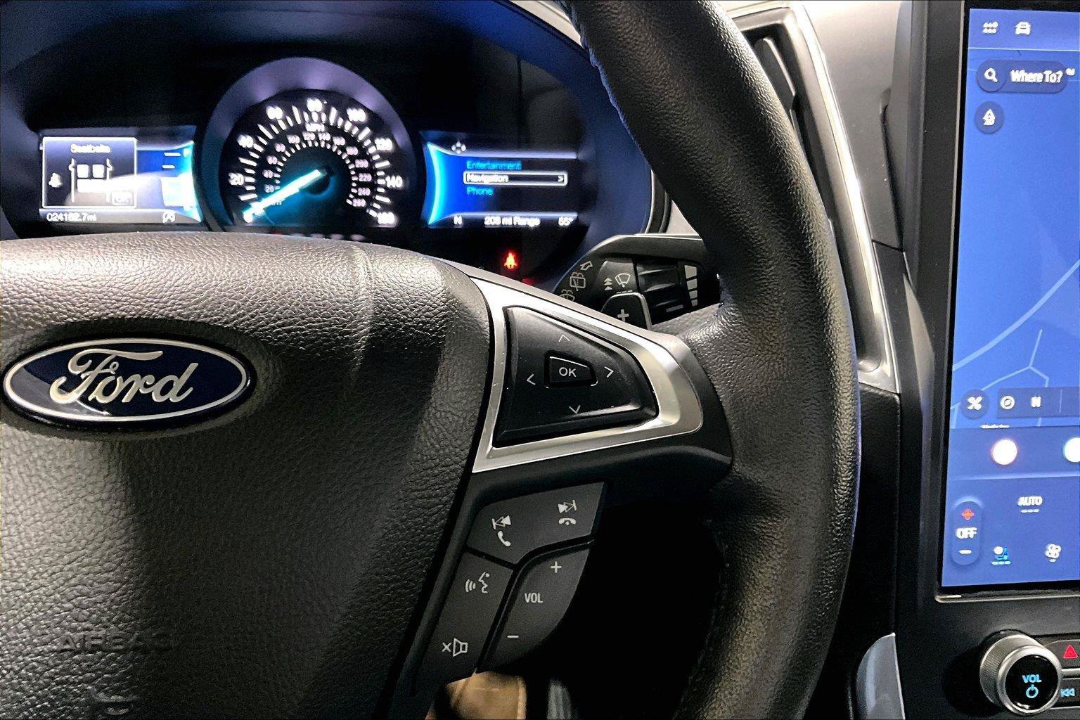 Used 2023 Ford Edge Titanium w/ Equipment Group 301A AWD/4WD image 20
