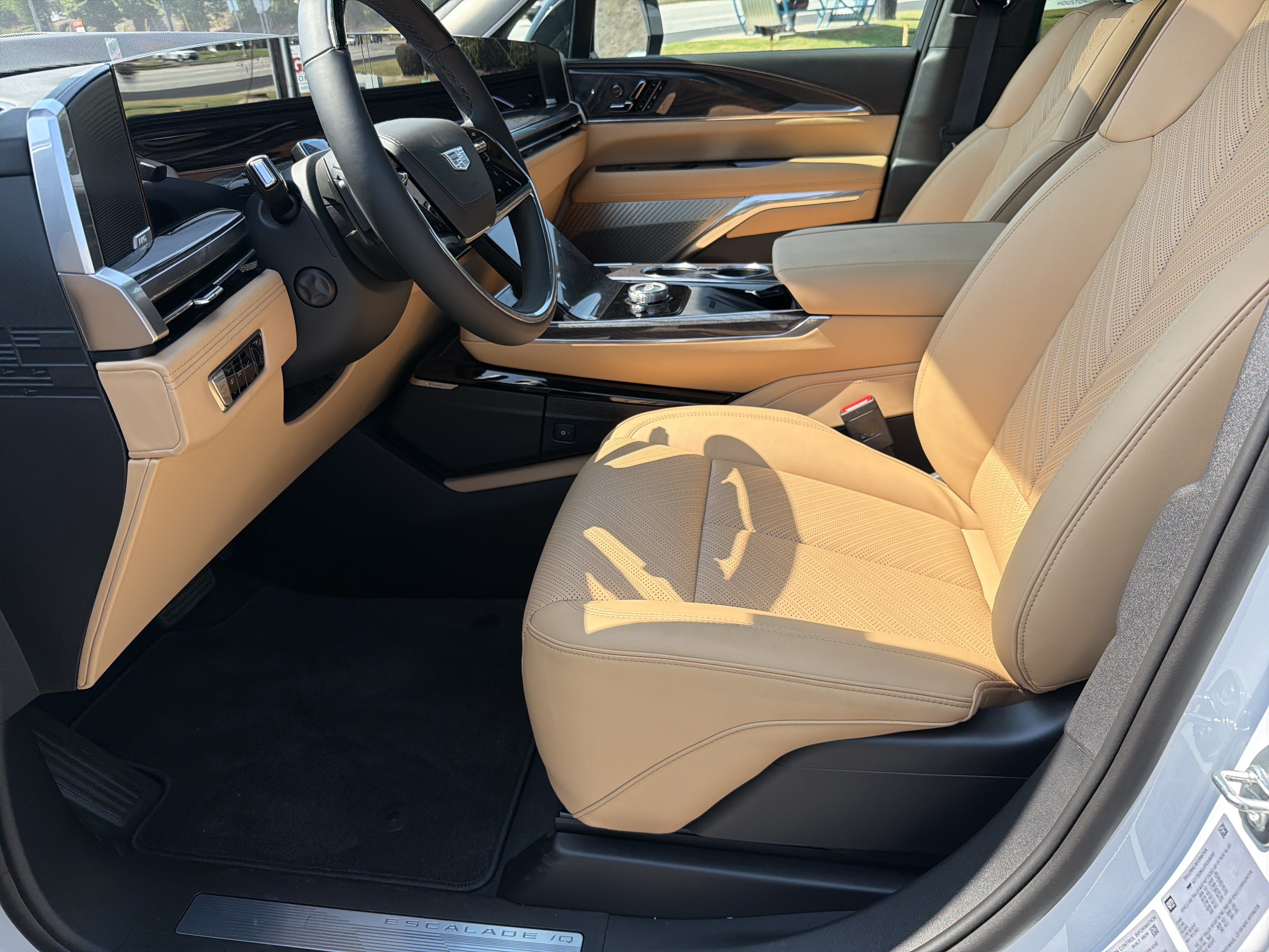 New 2026 Cadillac Escalade IQ Luxury 2 AWD/4WD image 10