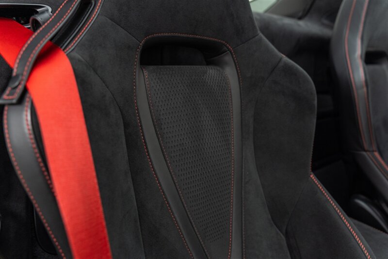 Used 2024 McLaren 750S Spider RWD image 65
