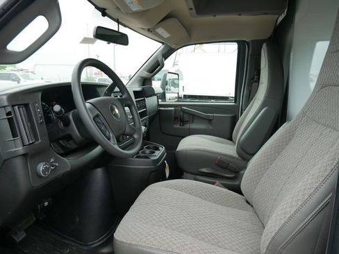 New 2025 Chevrolet Express 4500 Extended w/ Power Convenience Package RWD image 5