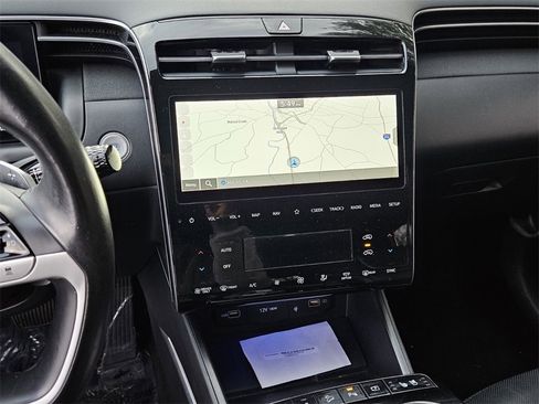 Used 2024 Hyundai Tucson Limited image 17