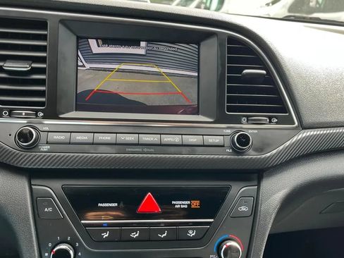 Used 2017 Hyundai Elantra Sport image 11