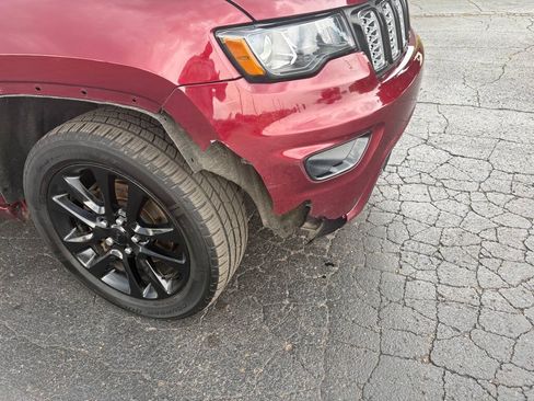 Used 2018 Jeep Grand Cherokee Altitude AWD/4WD image 6