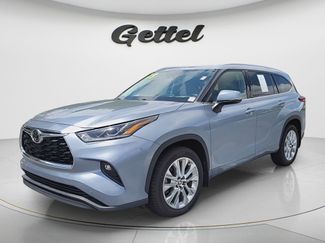Used 2023 Toyota Highlander Limited video 1