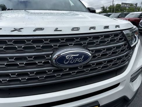 Certified 2023 Ford Explorer XLT w/ Equipment Group 202A AWD/4WD image 10