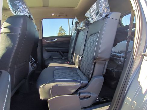 New 2026 Volkswagen Atlas SEL Premium R-Line AWD/4WD image 17