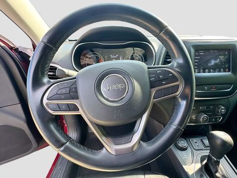 Used 2020 Jeep Cherokee Latitude Plus AWD/4WD image 11