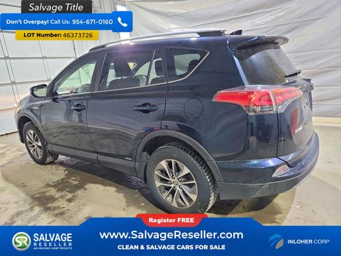 Used 2018 Toyota RAV4 LE image 3