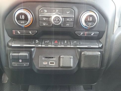 Used 2021 Chevrolet Silverado 2500 LT w/ Convenience Package image 28