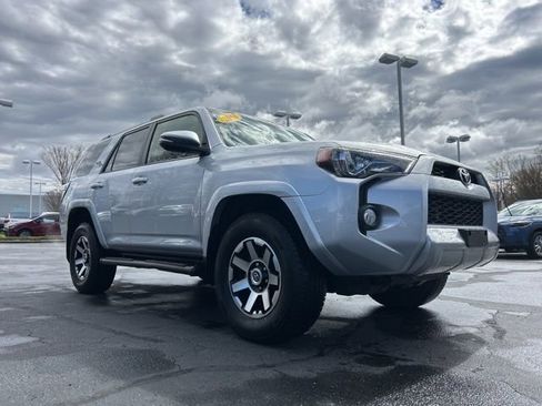 Used 2018 Toyota 4Runner TRD Off-Road Premium image 3