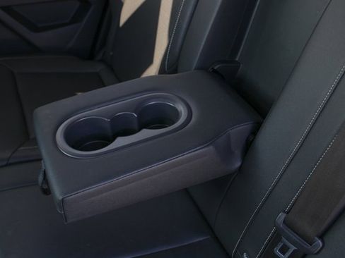 Used 2021 Volkswagen Atlas SE w/ Towing Package image 34