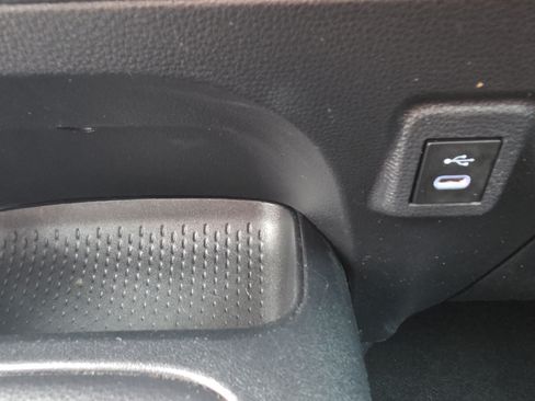 Used 2025 Toyota Corolla LE FWD image 28