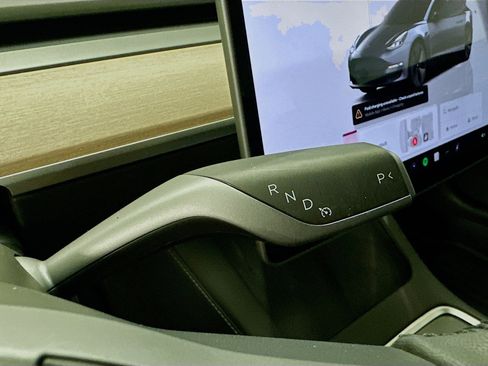 Used 2022 Tesla Model 3 Long Range AWD/4WD image 24