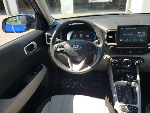 Used 2026 Hyundai Venue SEL FWD image 11