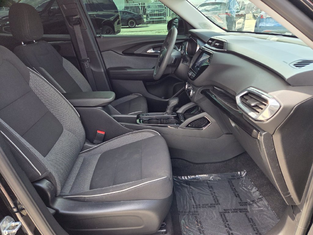 Used 2021 Chevrolet TrailBlazer LT w/ Convenience Package FWD image 14