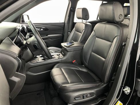 Used 2023 Chevrolet Traverse RS AWD/4WD image 25