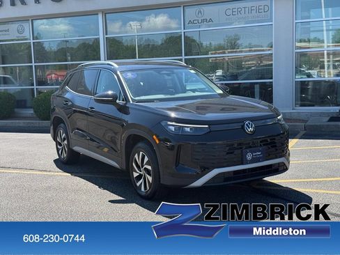 Certified 2025 Volkswagen Tiguan S AWD/4WD image 1