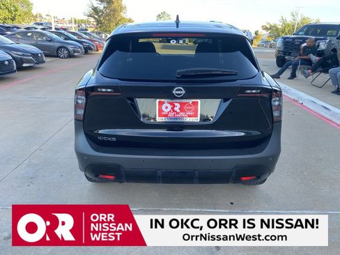 Used 2025 Nissan Kicks SV w/ Interior Electronics Package image 4