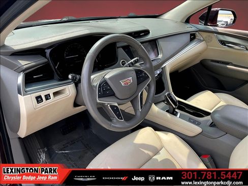 Used 2018 Cadillac XT5 Premium Luxury FWD image 15