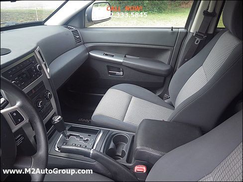 Used 2010 Jeep Grand Cherokee Laredo image 11