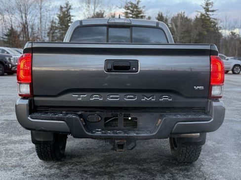 Used 2016 Toyota Tacoma TRD Sport image 7