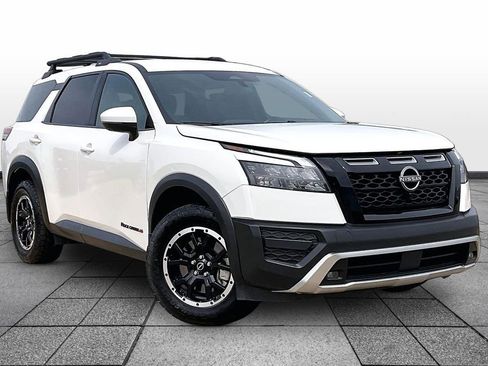 Used 2025 Nissan Pathfinder Rock Creek AWD/4WD image 2