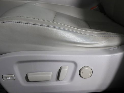 Used 2017 Toyota Highlander Limited image 24