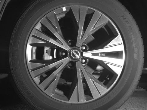 Used 2023 Nissan Rogue SV AWD/4WD image 12