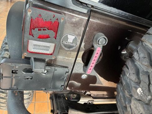 Used 2013 Jeep Wrangler Unlimited Sport image 11