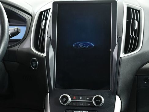 Used 2024 Ford Edge SEL w/ Convenience Package image 9