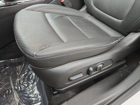 Used 2023 Buick Encore GX Essence w/ Experience Buick Package FWD image 25