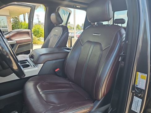 Used 2017 Ford F250 Platinum w/ Platinum Ultimate Package AWD/4WD image 22