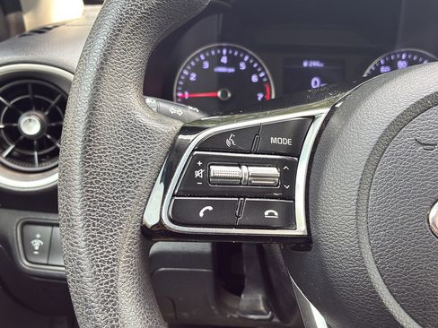 Used 2021 Kia Forte LXS FWD image 32