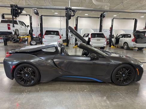 Used 2019 BMW i8 Roadster AWD/4WD image 13