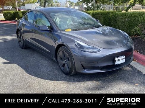 Used 2023 Tesla Model 3 Standard Range RWD image 1